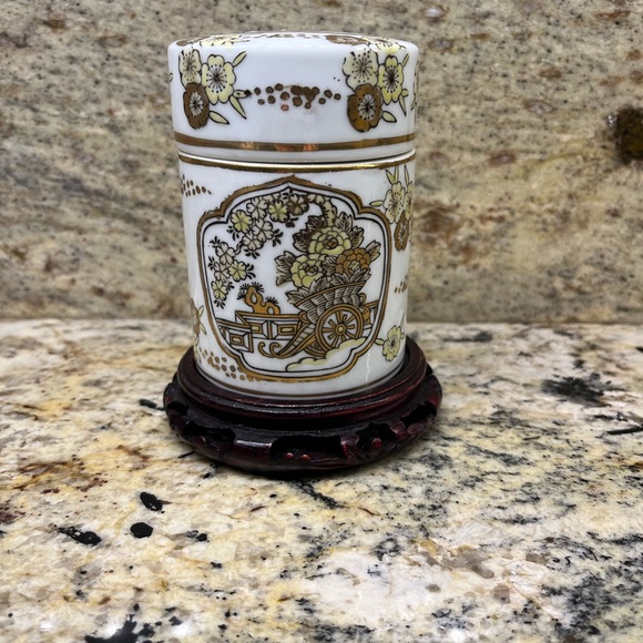 Gold Imari Spice Jar on Carved Rosewood Base - Picture 1 of 10